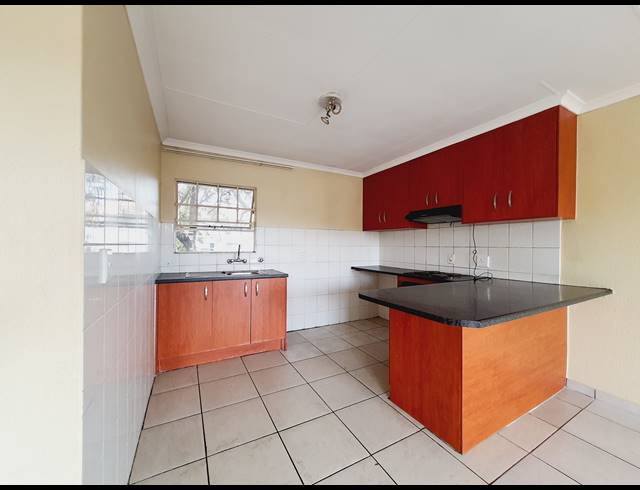 2 BEDROOM APARTMENT TO LET IN VORNA VALLEY
